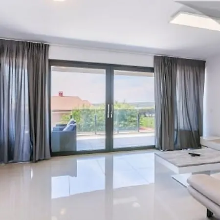 Milko Apartment *